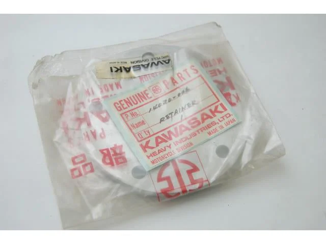 Kawasaki OEM NOS Crankcase Engine Oil Seal Retainer Plate Holder