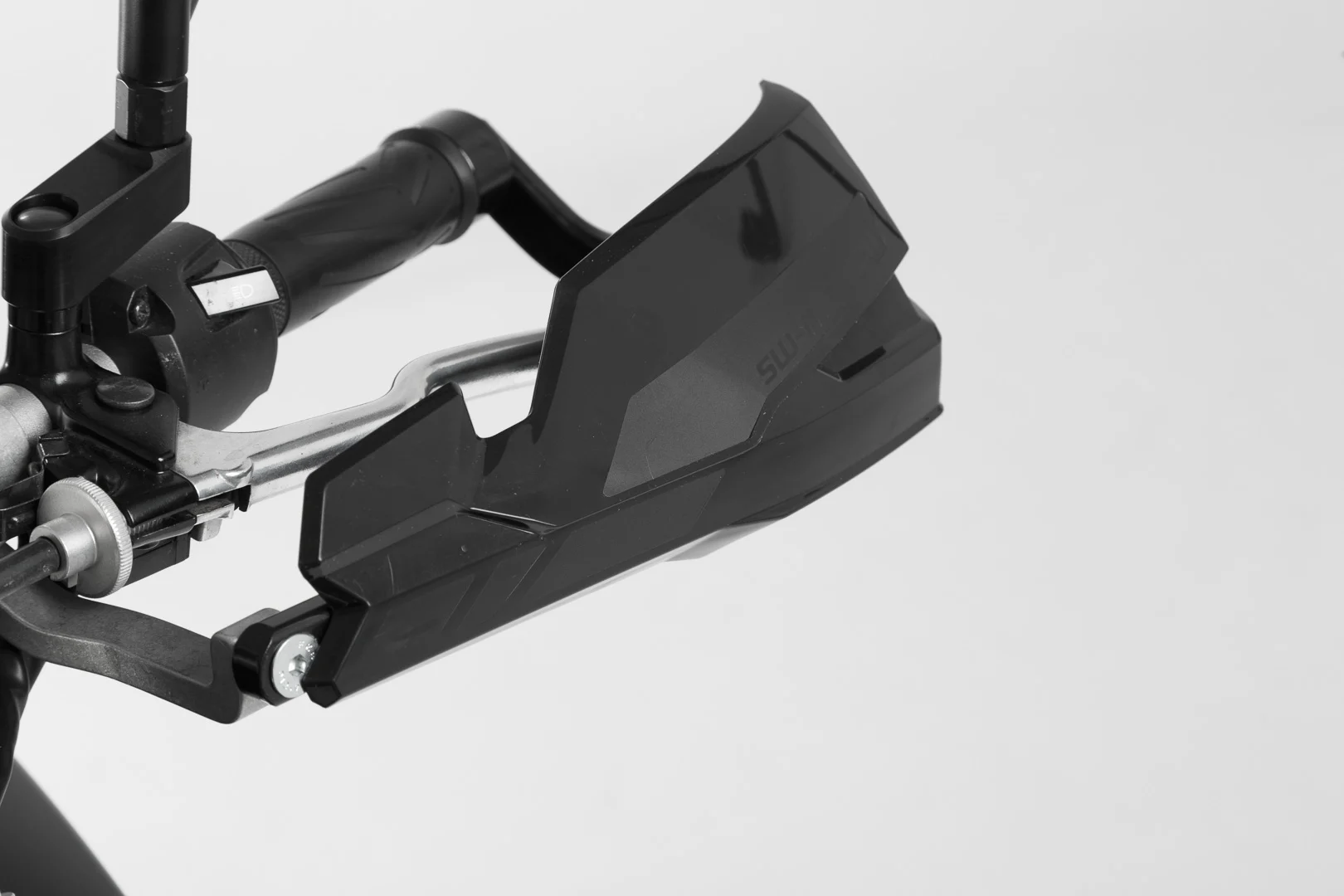 SW-Motech KOBRA Handguard Kit - Black. Yamaha MT-09 (13-20), XSR700/900.